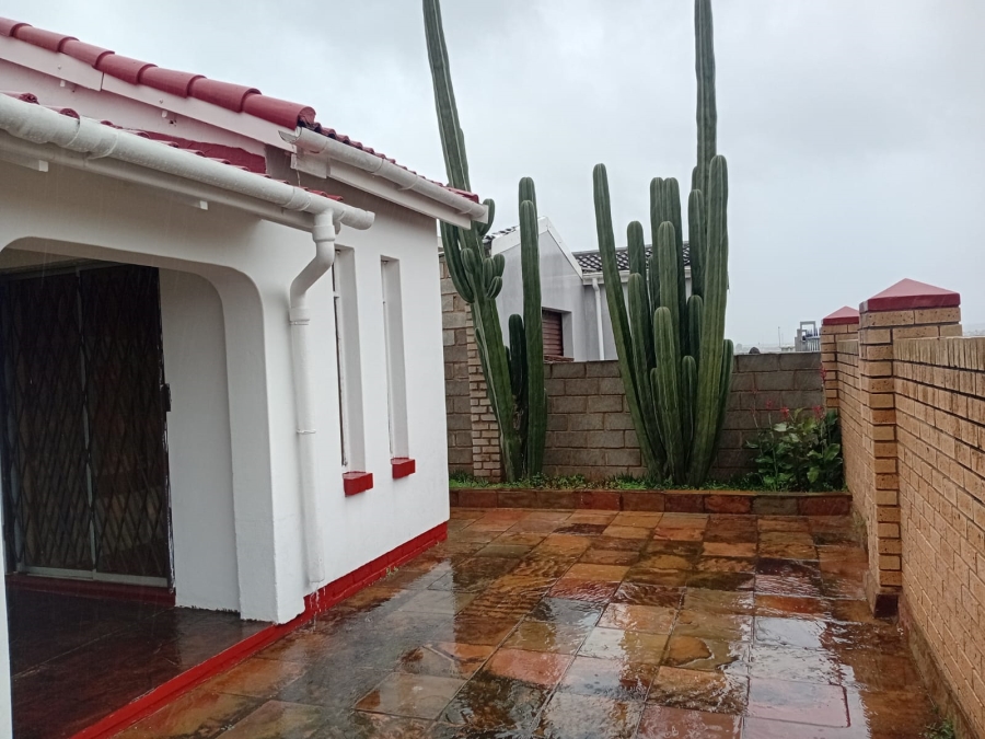 3 Bedroom Property for Sale in Kwa Nobuhle Eastern Cape